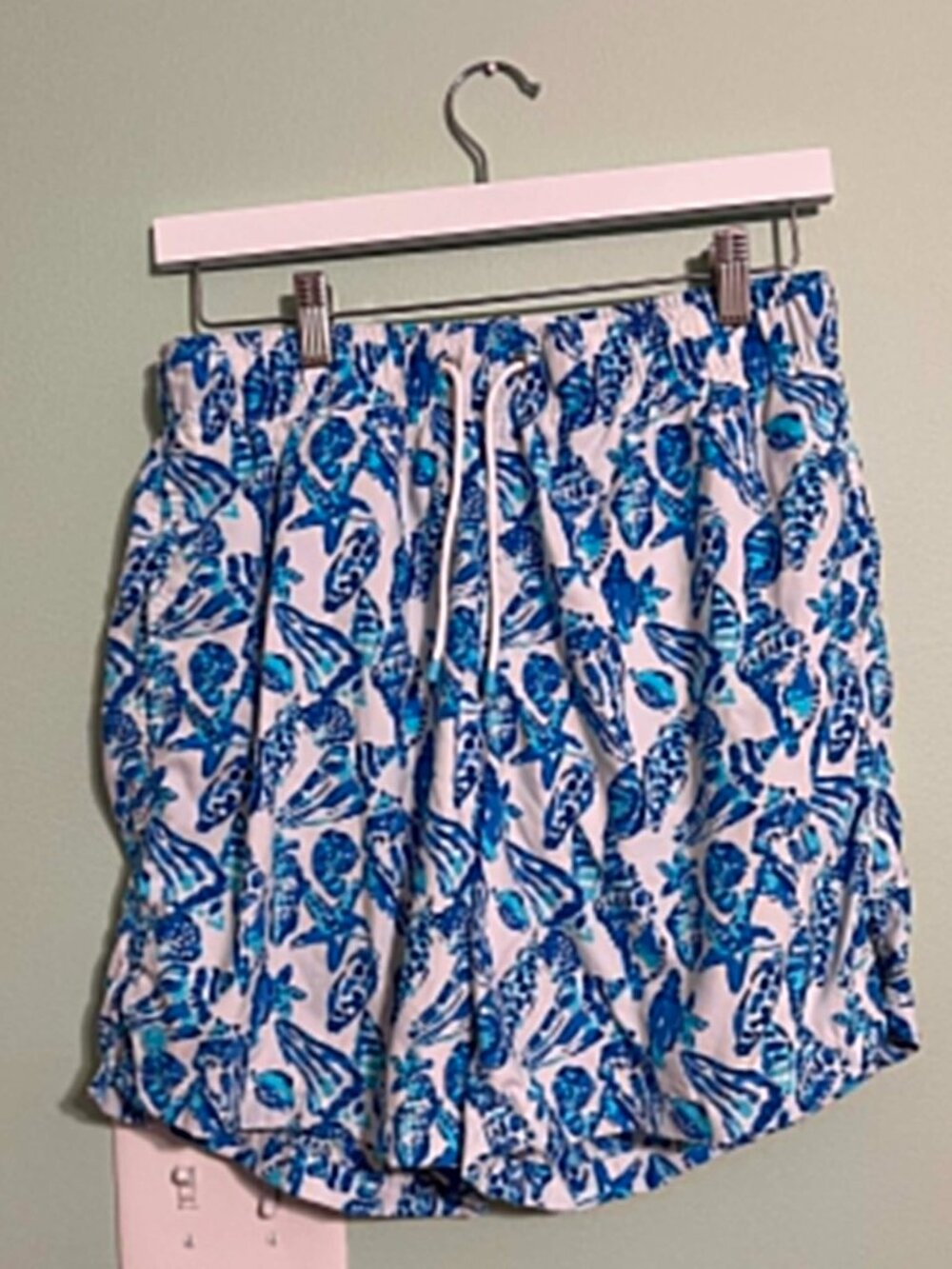 Lilly Pulitzer Capri Swim Trunk Shorts Mens Small Blue White Seashell Print EUC
